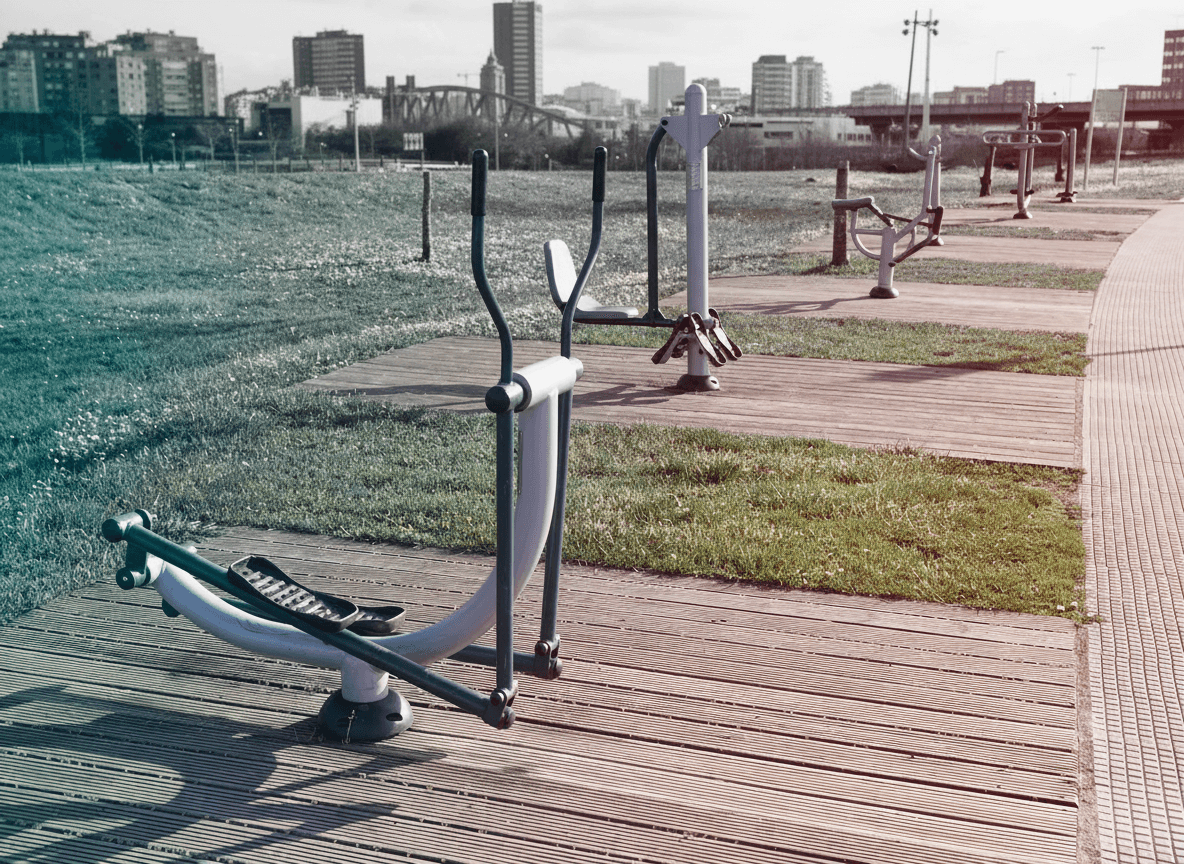 Уличный тренажер